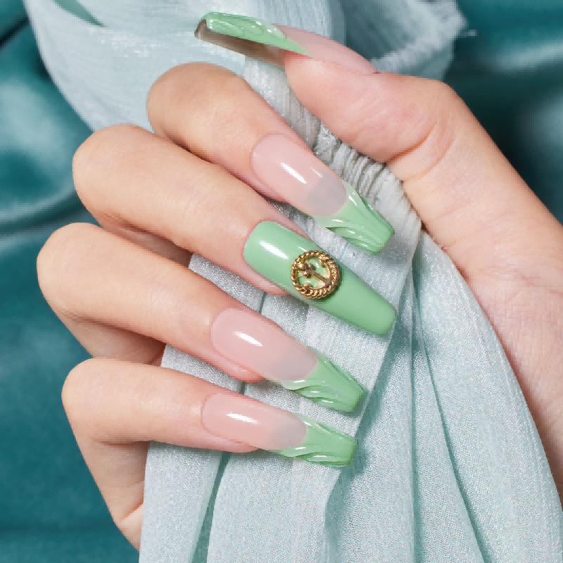 Sage green nails with low‑saturation gray-green tone